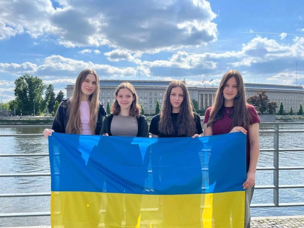 Кременчуцькі ліцеїстки у складі збірної представлятимуть Україну на Європейській дівочій олімпіаді з інформатики | Кременчук Тудей